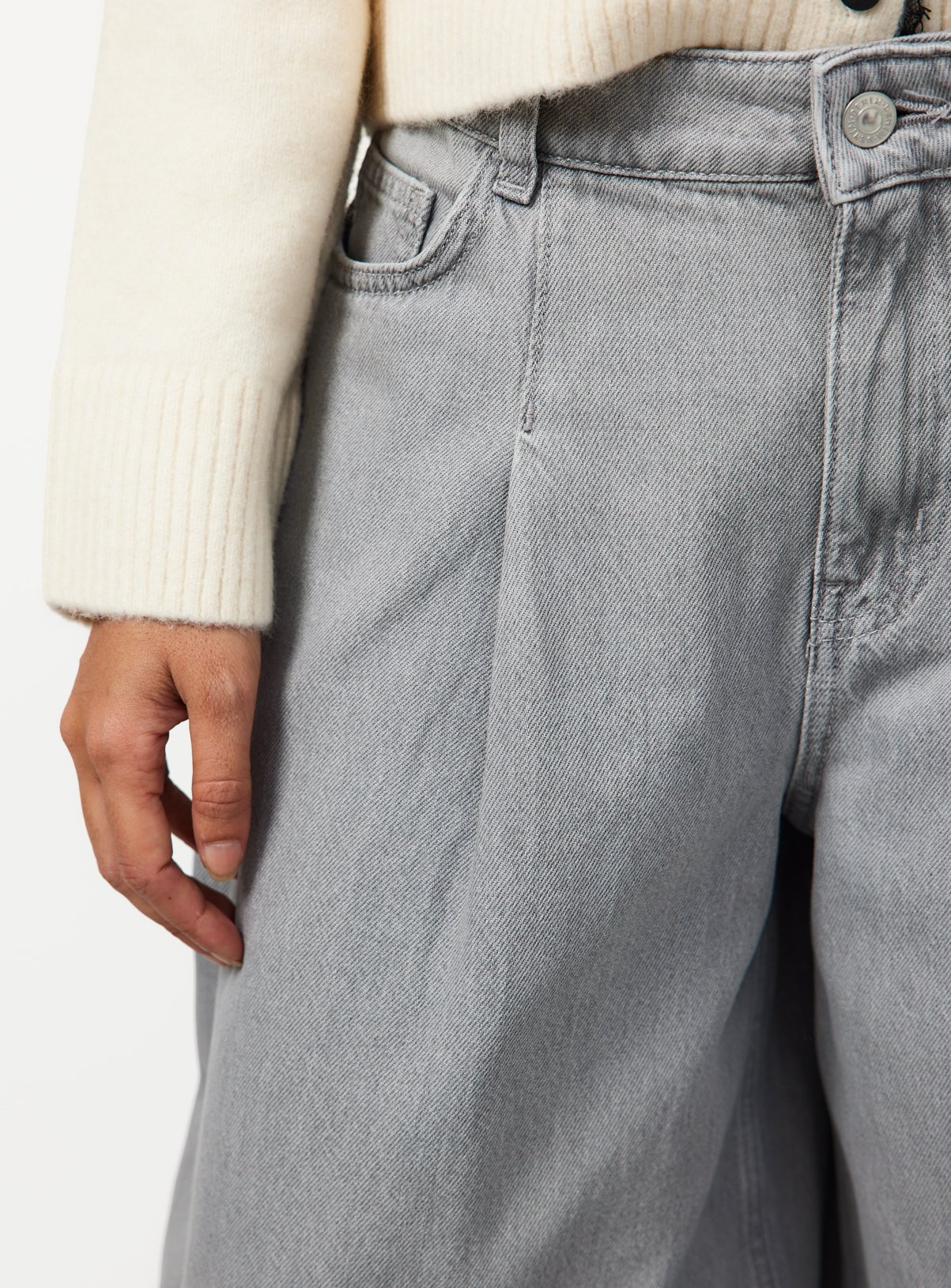 Light Grey Balloon Pleated Denim Jeans 18 - Image 3 thumbnail